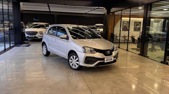 TOYOTA ETIOS 1.5 X PLUS 16V FLEX 4P AUTOMÁTICO